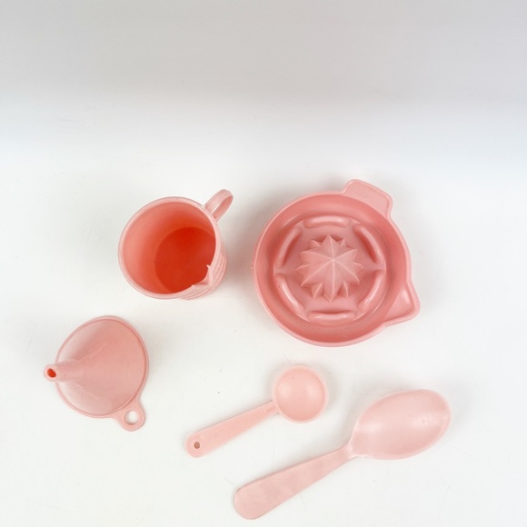 Lot of Vintage NORSTAR Child’s Play Doll Baby Spoons Kitchen Cup Spout Pink USA - Picture 3 of 3